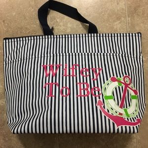 “Wifey to Be” insulated lunch bag